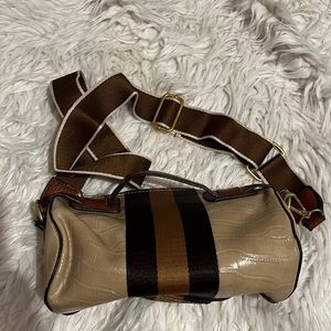 Beige shoulder bag